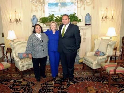 Daniel Hernández expresó su apoyo a la candidata demócrata Hillary Clinton a quien tuvo la oportunidad de conocer.