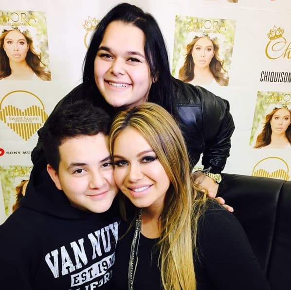 Jenicka y Juan Ángel han recibido los cuidados y atención de Chiquis desde que eran muy pequeñitos.