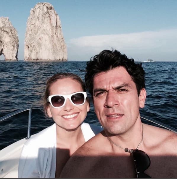 Íntimamente entre Amigas, Elizabeth platicará sobre su mejor papel, el de mamá y cómo vive esta nueva etapa de su vida.