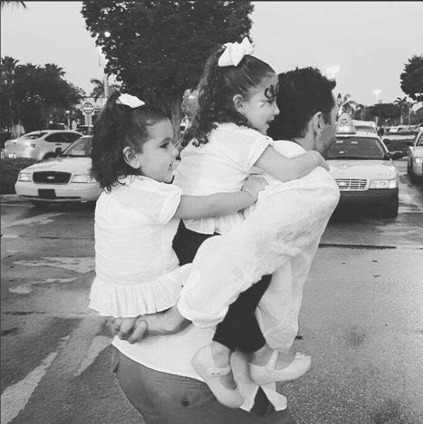 Disfrutando de las cosa más bella que tiene el ser humano, la familia.