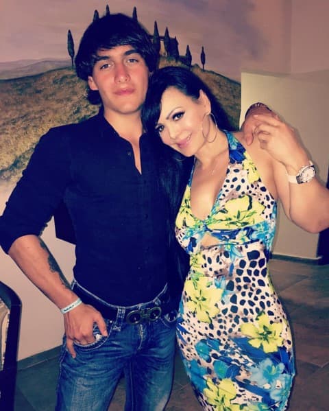 El también hijo del fallecido Joan Sebastian, celebró su cumpleaños número 21.