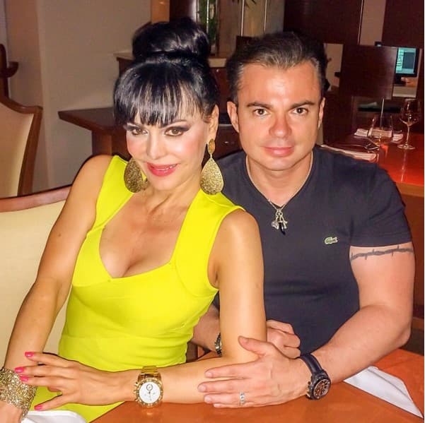 Maribel es dueña de una belleza envidiable. En 2011 se casó con el abogado Marco Chacón.