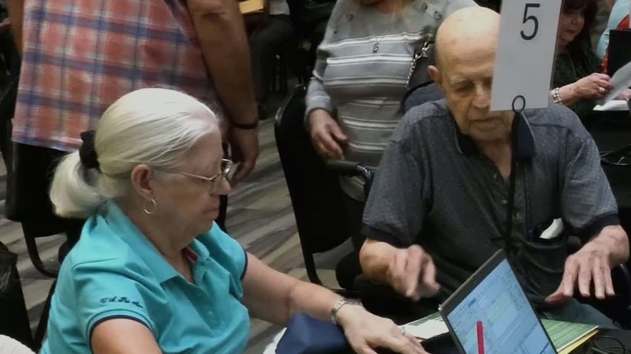 Renuevan programa de reembolsos de impuestos a la propiedad para adultos mayores en Hialeah