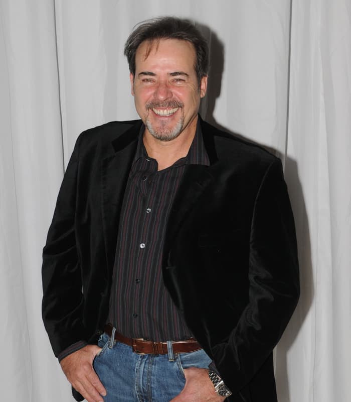 <b><a href="http://www.univision.com/temas/cesar-evora">César Évora</a></b> siguió con un pequeño papel en 'Hasta el fin del mundo'. Un año más tarde, en el 2015 lo vimos en la segunda etapa de 'A que no me dejas corazón'. En el 2016 grabó
<b><a href="http://www.univision.com/novelas/las-amazonas">'Las amazonas'</a></b> y en el 2017 participó en
<b><a href="http://www.univision.com/novelas/la-doble-vida-de-estela-carrillo">'La doble vida de Estela Carrillo'</a></b> y
<b><a href="http://www.univision.com/programas/novelas/asi-fue-la-presentacion-a-prensa-de-la-telenovela-en-tierras-salvajes-fotos">'En tierras salvajes'</a></b>, donde lleva uno de los roles estelares.