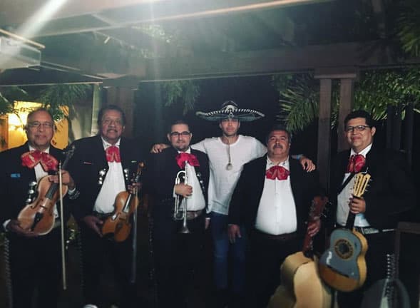 Luego llegó su cumpleaños, ¡y lo festejó con mariachi!