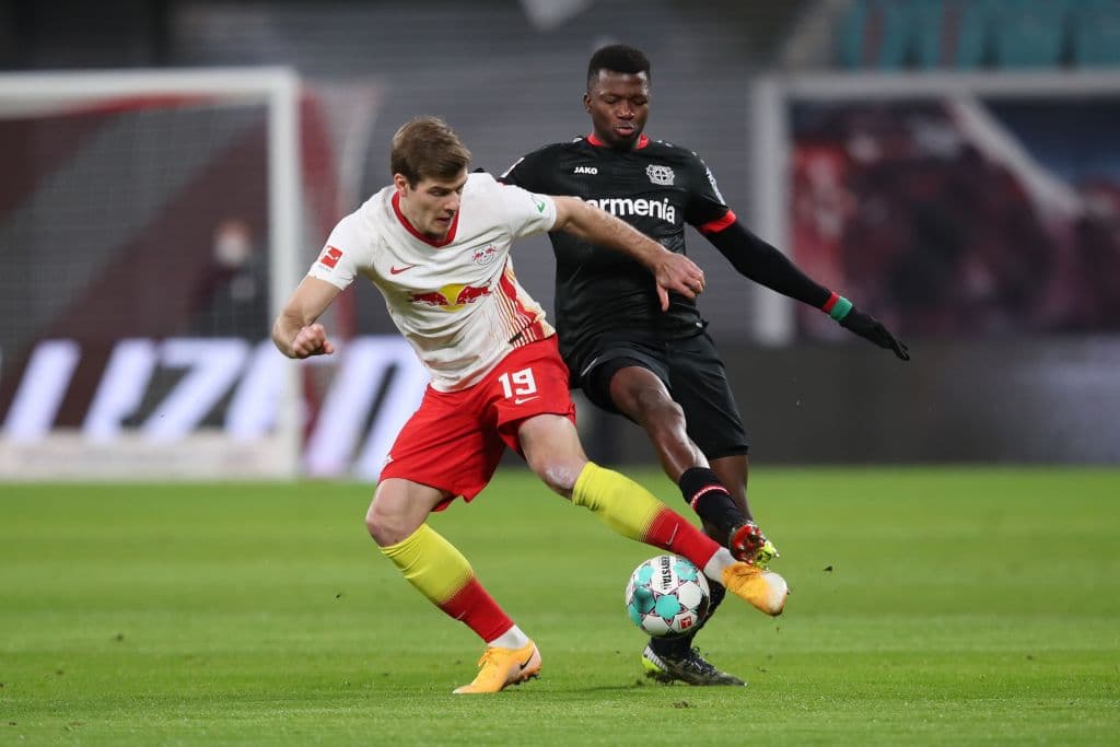 Leipzig venció por la mínima al Leverkusen y cierra la fecha con 38 unidades peleando por la cima; Leverkusen se rezaga con 32.