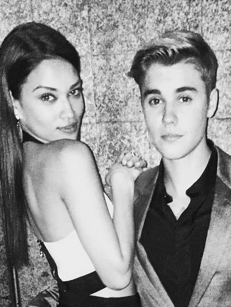 A Justin lo vimos muy galán junto a la modelo Shanina Shaik durante la pelea de Floyd Mayweather contra Manny Pacquiao.