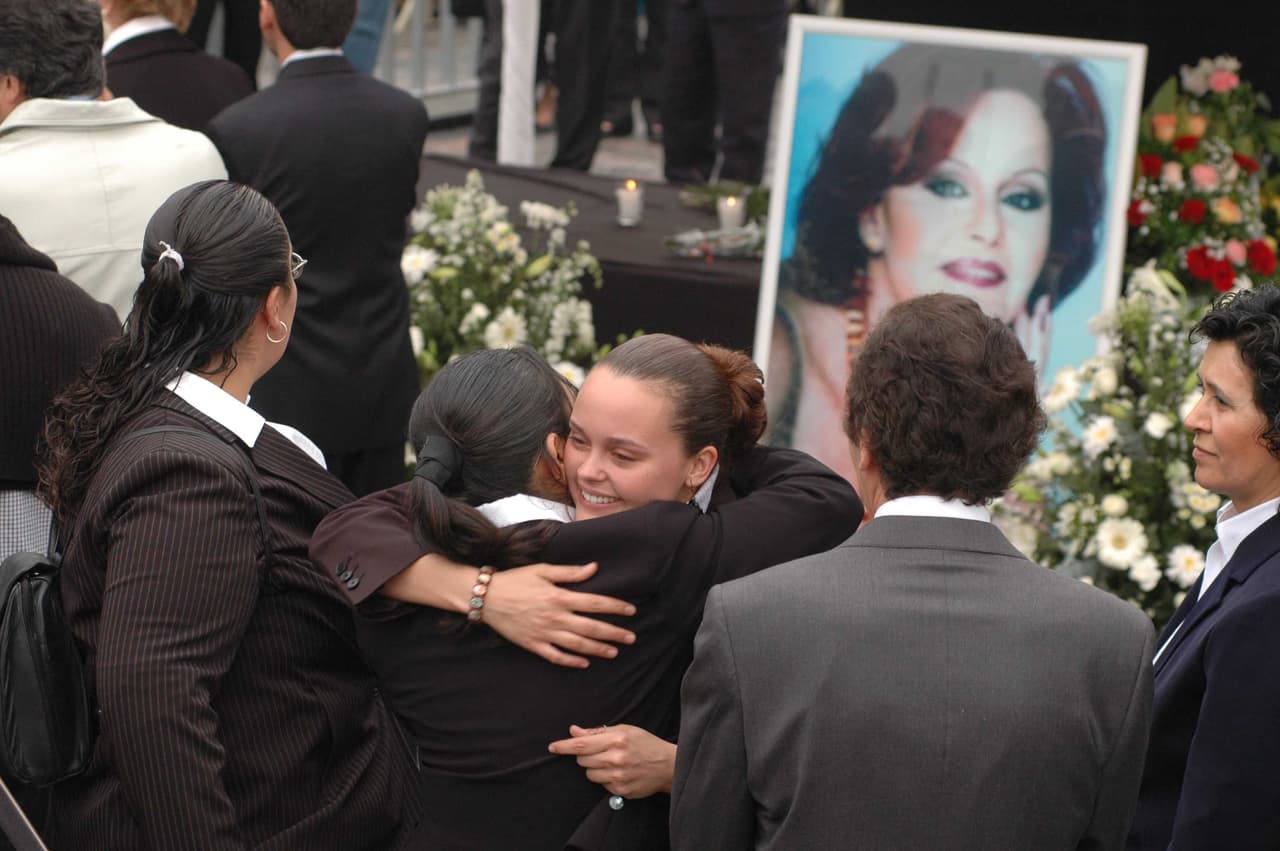 Su hija Shaila Dúrcal despidió a su madre con todos los honores.