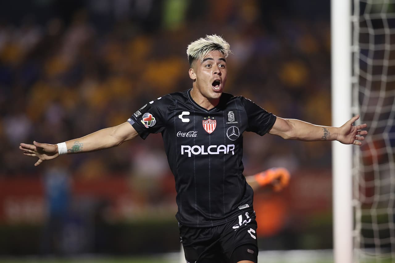 En el minuto 55 el goleador Brian Fernández igualó para el Necaxa, 1-1 el marcador parcial.