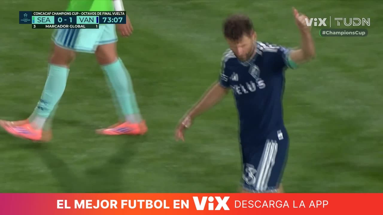 ¡Thomas Müller no impacta de forma correcta! El alemán le pega mal al balón