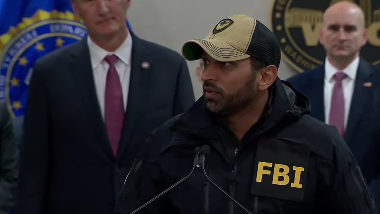 Director del FBI Kash Patel demanda a The Atlantic por difamación