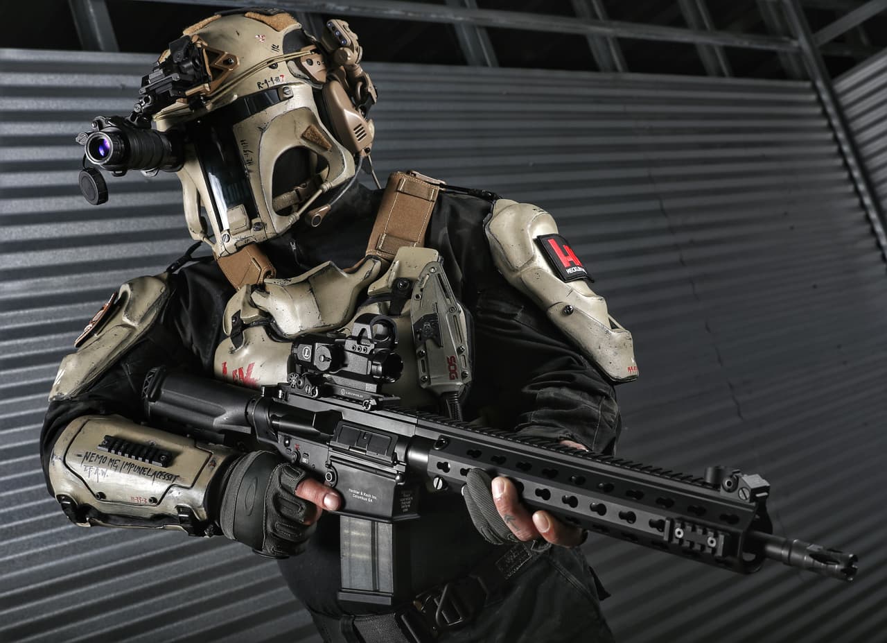 Causa furor armadura de 'Star Wars' reproducida por compañía en Phoenix