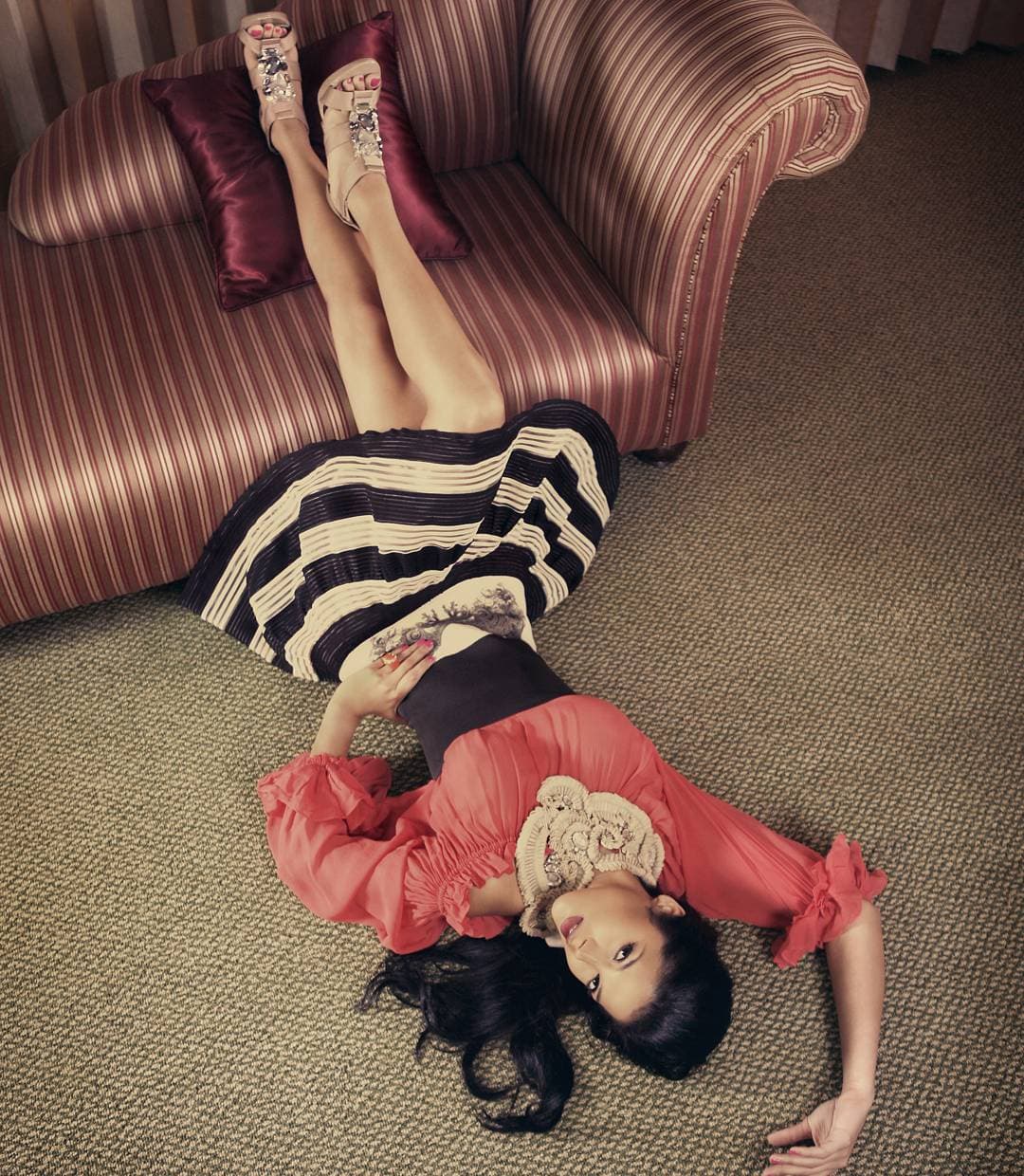 Este domingo en el segundo show de NBL VIP, se revelarán los nombres de las dos participantes que entrarán a la competencia. No te lo pierdas a las 8/7C por Univision.