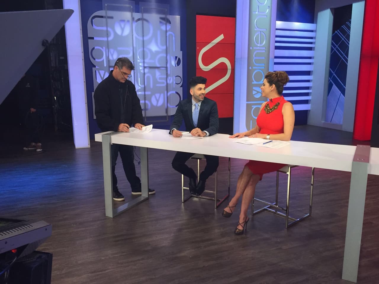 Lourdes Stephen y Jomari Goyso no descansan para traerte lo más fresco del espectáculo.