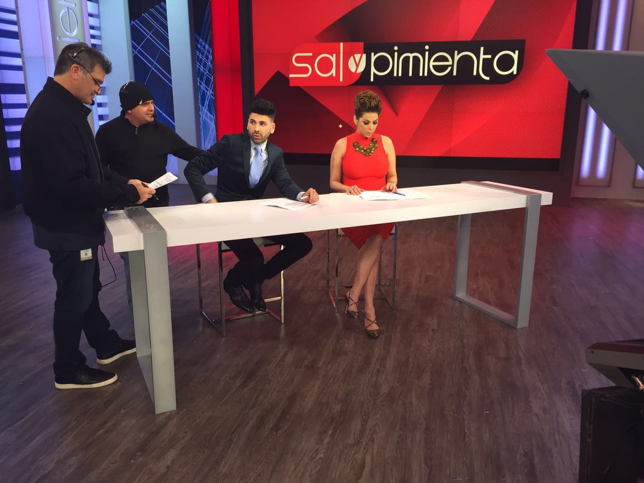 Lourdes Stephen y Jomari Goyso no descansan para traerte lo más fresco del espectáculo.