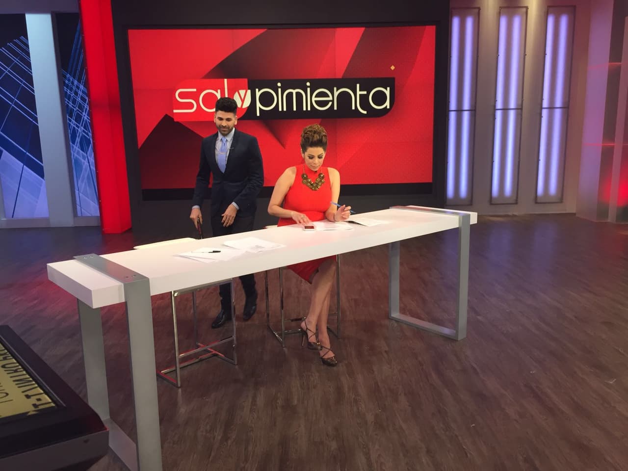 Lourdes Stephen y Jomari Goyso no descansan para traerte lo más fresco del espectáculo.