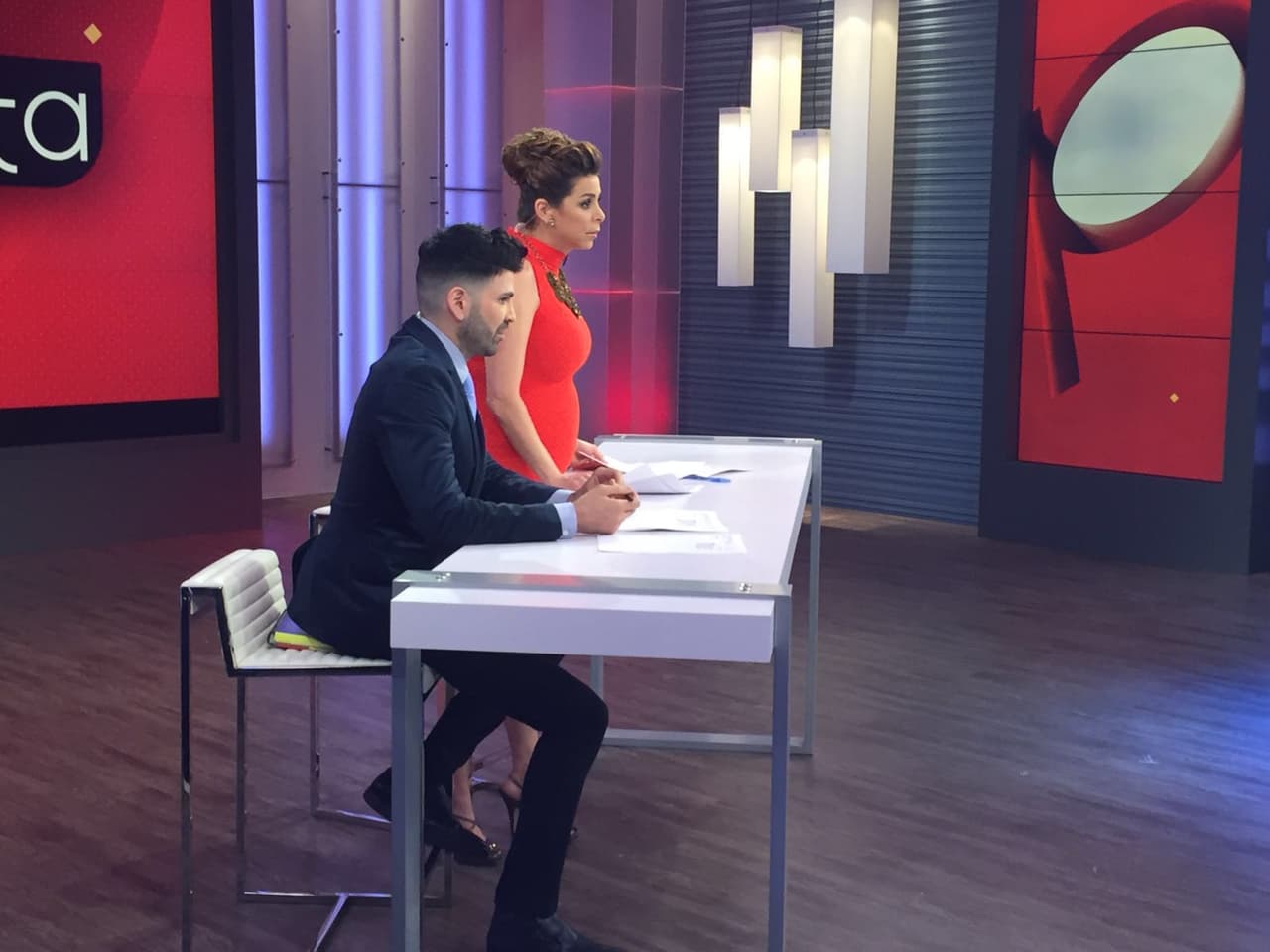 Lourdes Stephen y Jomari Goyso no descansan para traerte lo más fresco del espectáculo.