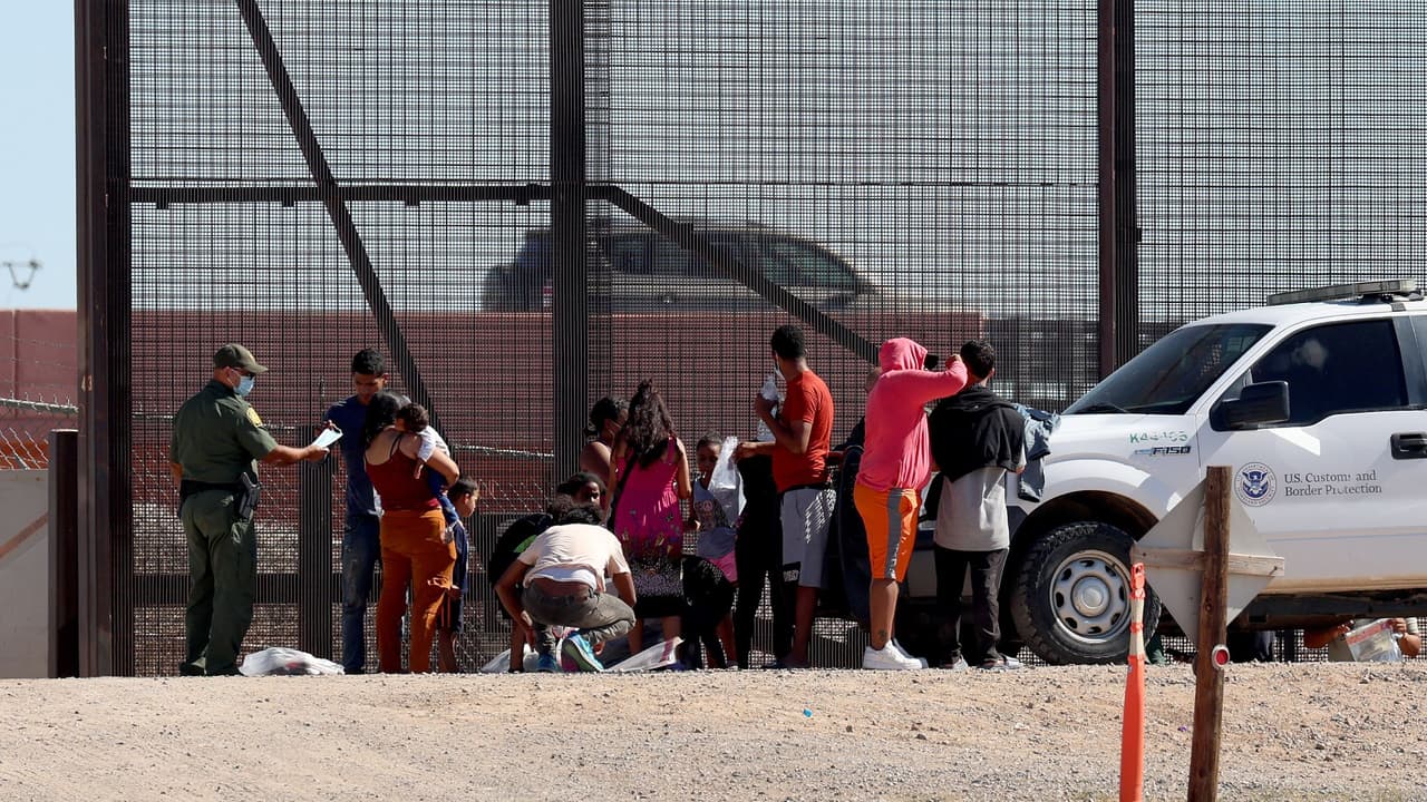 "Es algo que nos da alarma": preocupación por cifras récord de migrantes venezolanos cruzando la frontera sur