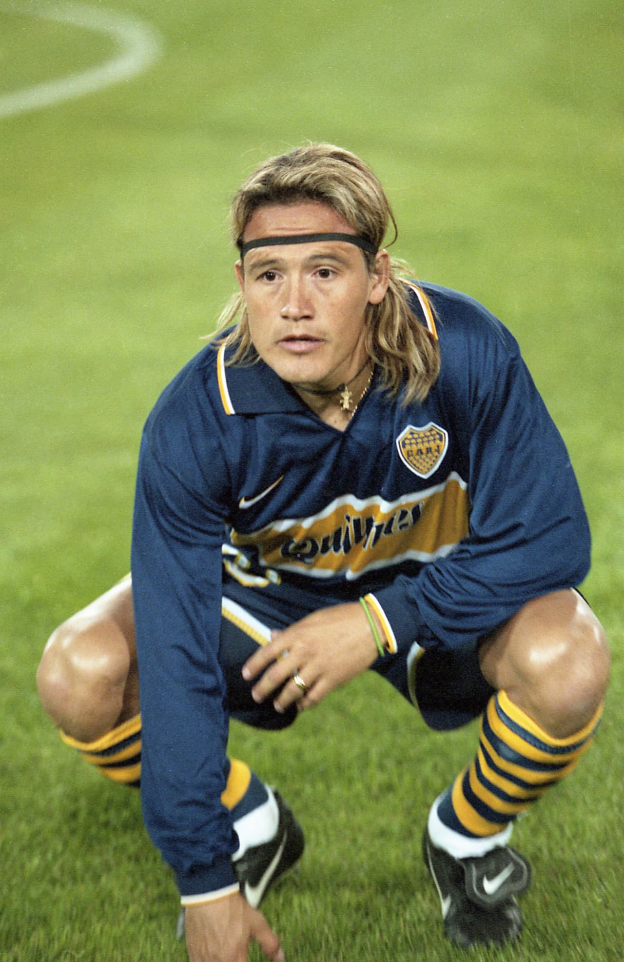 Tras su gran Copa América Bolivia 1997 (donde salió campeón goleador), Luis Hernández tuvo un paso fugaz por La Bombonera.