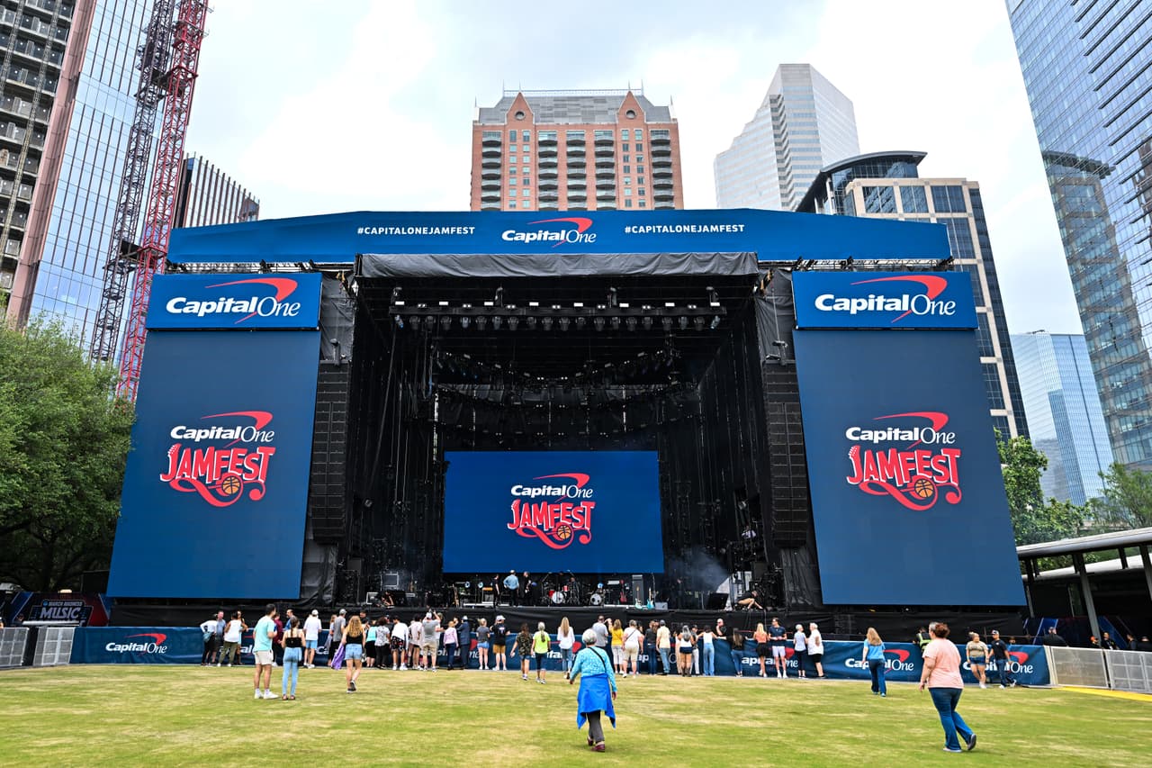 Este festival está ubicado en el parque Discovery Green y también en el centro de convenciones George R. Brown que queda al lado.