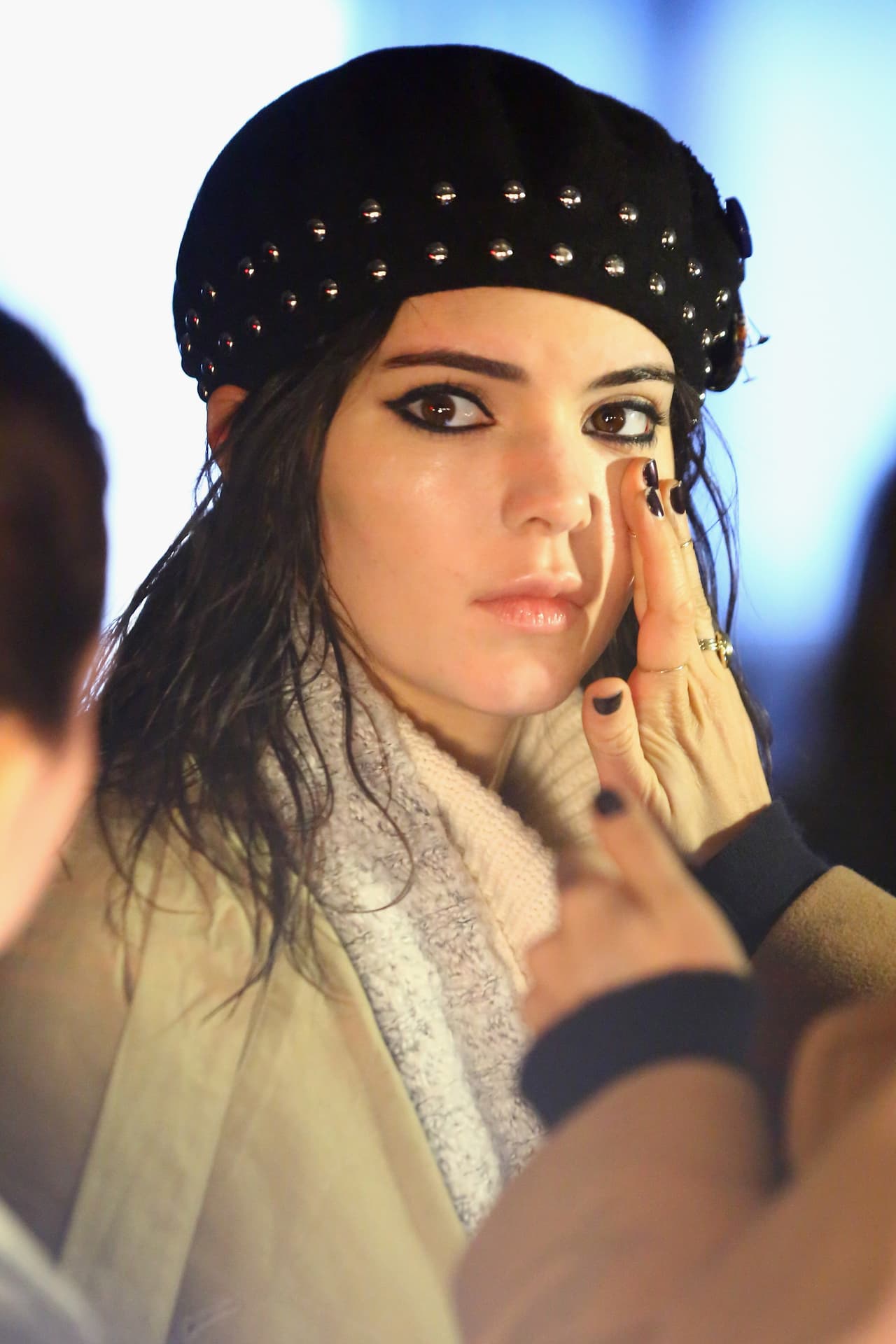 El canadiense John Ford, de 38 años, fue detenido en Nuevo México por el 
<b><a href="https://www.ice.gov/" target="_blank">Servicio de Inmigración y Control de Aduanas de los Estados Unidos (ICE)</a></b> hace poco más de dos meses, pues además de las denuncias que hizo Kendall Jenner en su contra, se descubrió que tampoco tenía vigente el permiso para residir en el país.