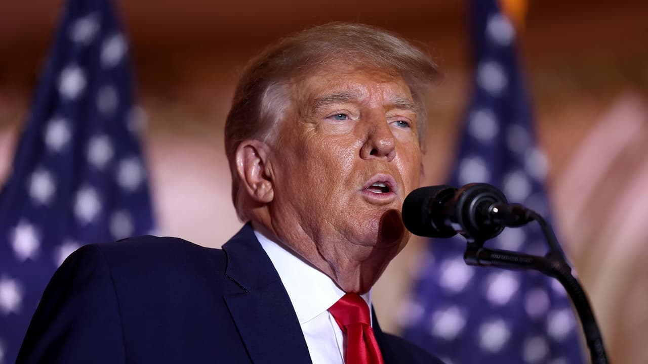 “Quiere que EEUU odie de nuevo”: críticas a Donald Trump por cena con Kanye West y un supremacista blanco en Mar-a-Lago