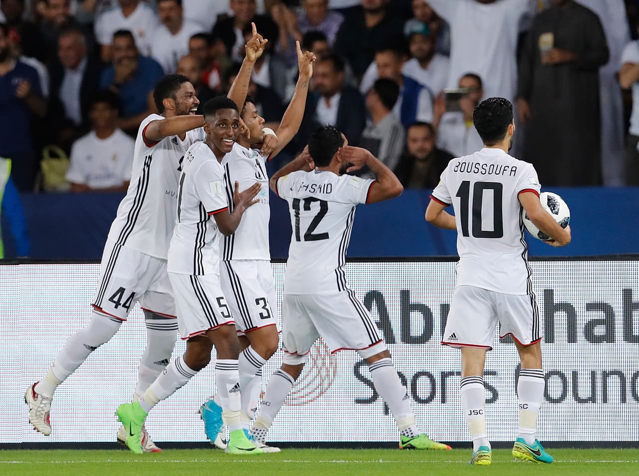 Celebraba todo Al Jazira un triunfo soñado.