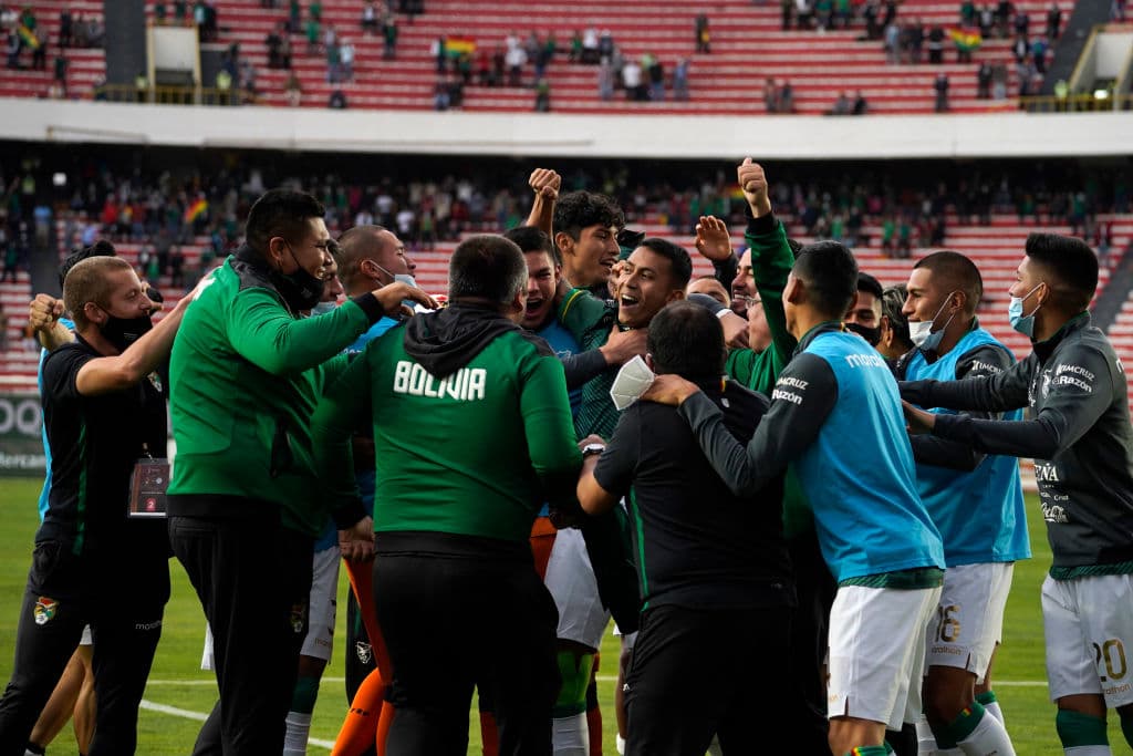 Bolivia quiere pelear por su pase a Qatar 2022 y golean 4-0 a Paraguay.
