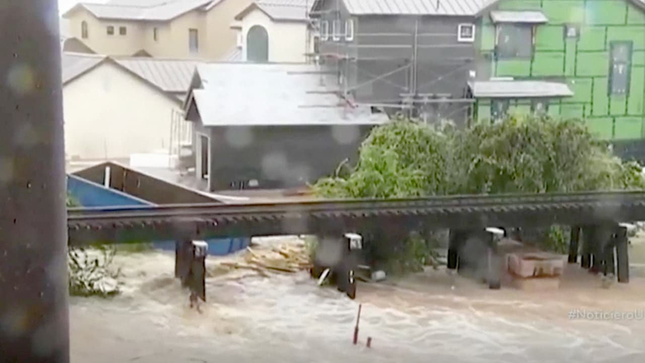 En la declaración de emergencia Abbott señaló que el clima severo y las inundaciones que comenzaron el 7 de octubre "han causado daños generalizados y severos a la propiedad y siguen siendo una amenaza".