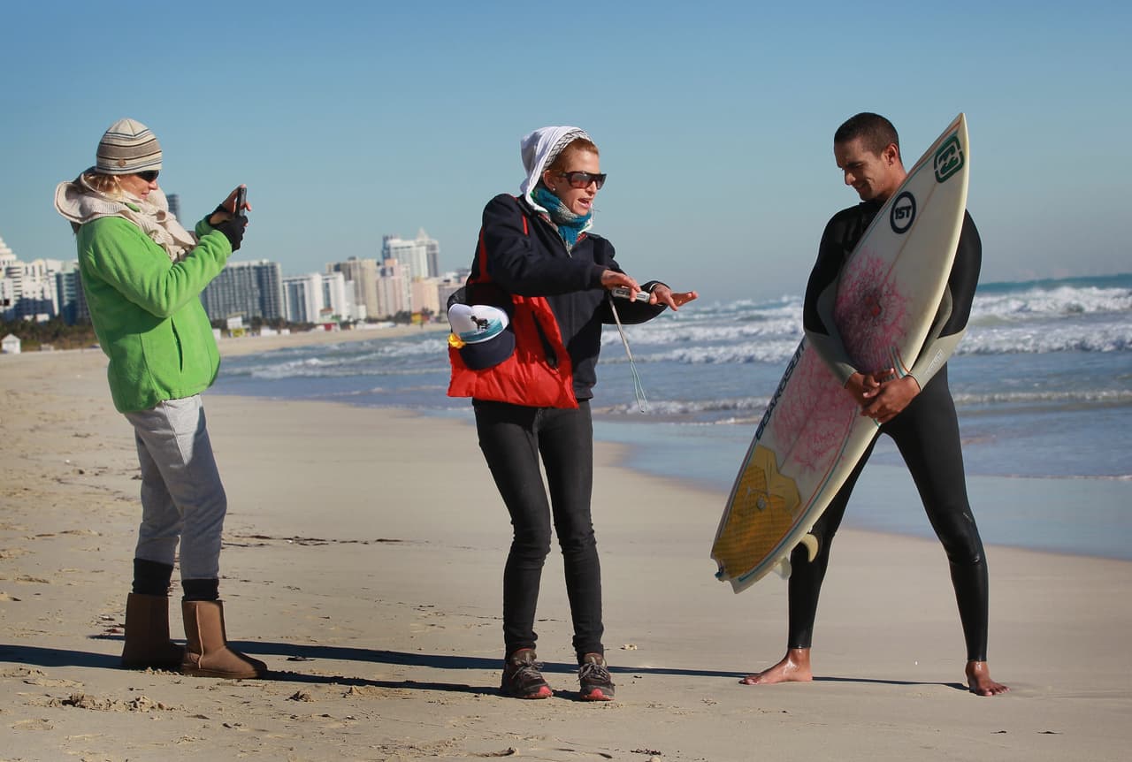 El débil frente frío llegará en horas de la noche el sábado, lo que refrescará las temperaturas para el domingo en la mañana. A quienes gusten de las actividades físicas afuera, tendrán un día ideal para correr o montar en bicicleta, entre otras.