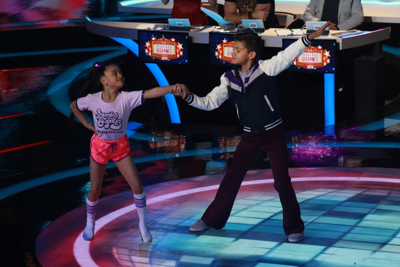 Y Ximena Sánchez de 8 años. Los jueces eliminaron a Flor y ahora Ximena acompañará a Ray en esta temporada.