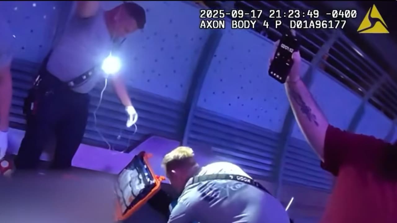 Las imágenes captan testimonios inmediatos de testigos que describen cómo el pasajero se golpeaba durante el recorrido, aportando contexto clave a lo ocurrido dentro de la atracción.