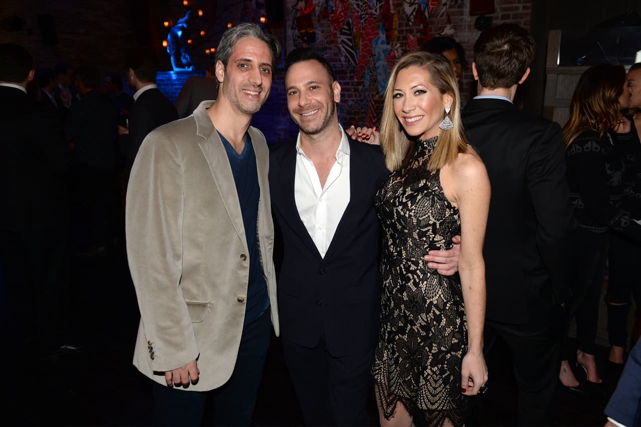 Sin embargo, se desmintió pues actualmente Josh es un abogado corporativo.