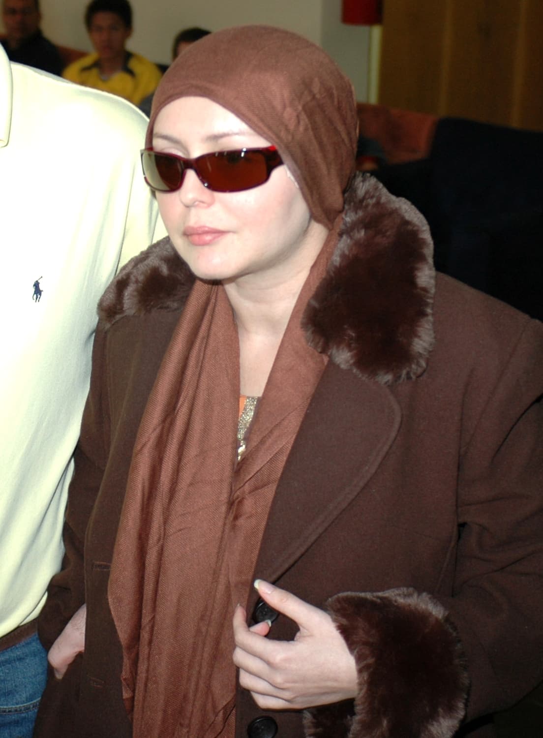 Se dice que después de que 
<b>Daniela</b> salió del hospital tras sobrevivir el derrame cerebral que tuvo en 2007, 
<b>Ademar Nahum</b>, su esposo, decidió apartarla de su familia y mantenerla bajo su cuidado y protección, aunque hoy en día ha salido a la luz que él solo la utilizó para robarle todo su dinero.