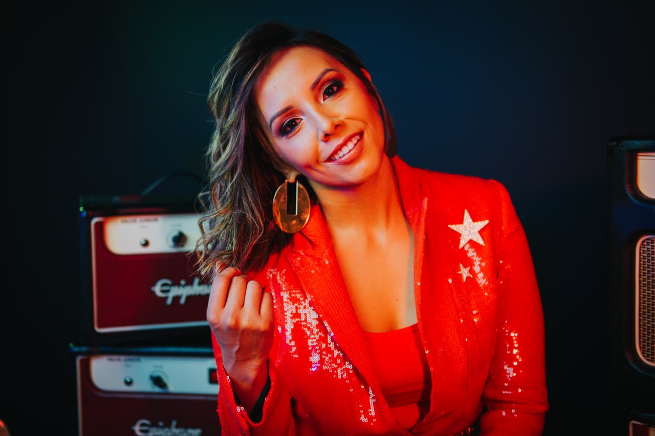 Durante la semana se preparó para ofrecer performances de un par de temas, que al final no pudo interpretar.