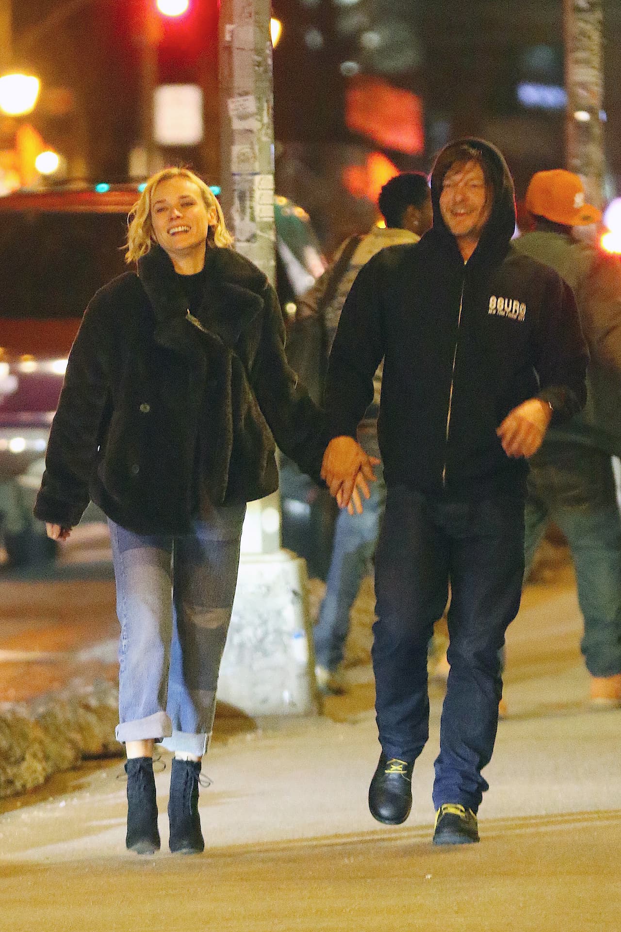Diane Kruger y Norman Reedus tomaditos de la mano. (¡Lo sentimos, Joshua!)
