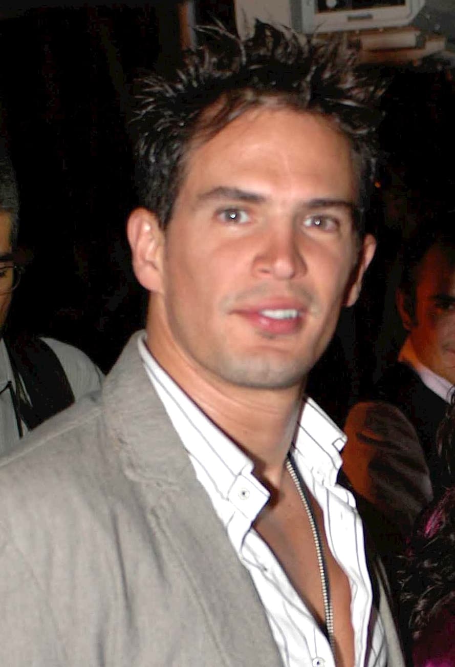 Y Julio Camejo se puso en la piel de Douglas Cifuentes, el profesor de mecánica al que sus alumnos apodaban 'Dou'.