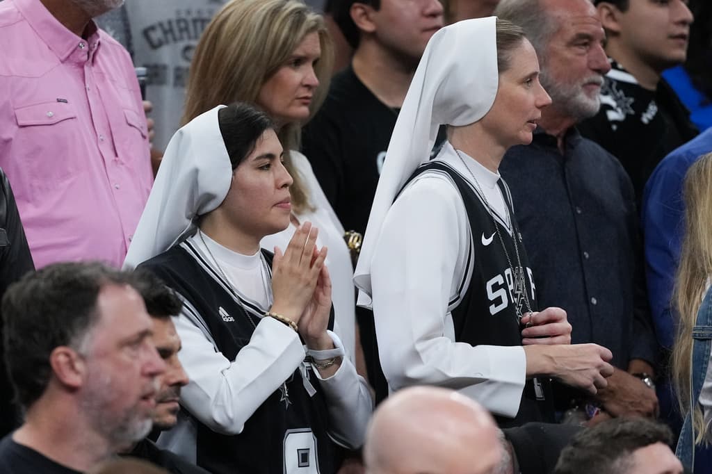 El Frost Bank Center vivió una noche de emociones extremas, pasando de la preocupación por una amplia desventaja a la euforia de una remontada que puso a temblar a los Knicks.