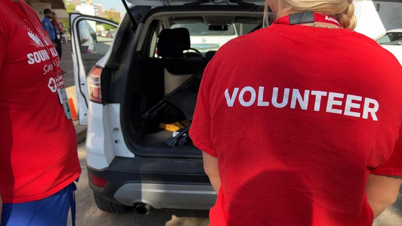 La Cruz Roja Americana en Houston ha enviado 16 voluntarios a Florida por la amenaza y daños causados por Ian que tocó tierra en la costa oeste como huracán categoría 4.