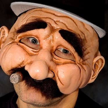 La máscara que habría utilizado el asesino.