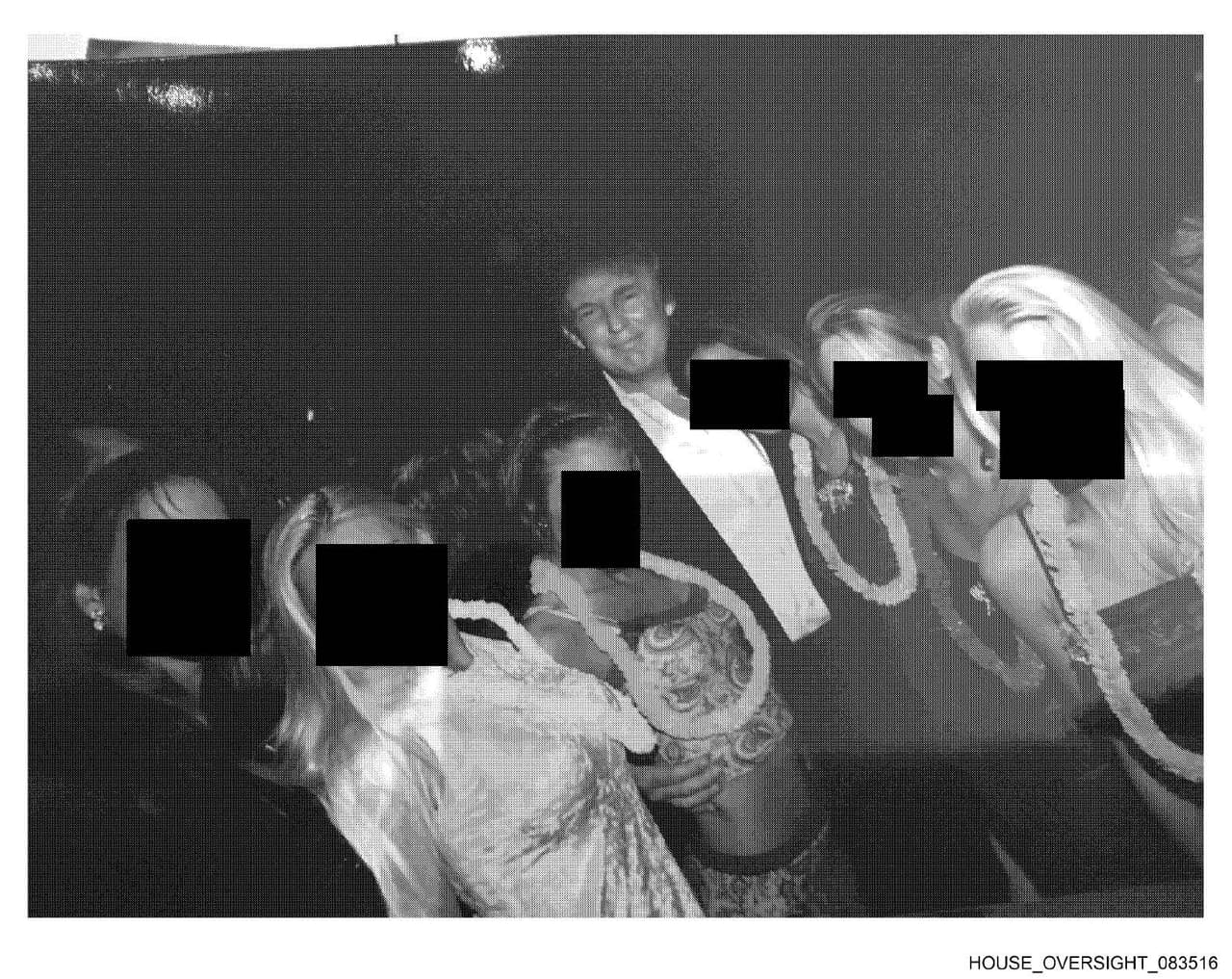 Demócratas revelan nuevas fotos de Trump y Clinton con Epstein y otras poderosas figuras públicas