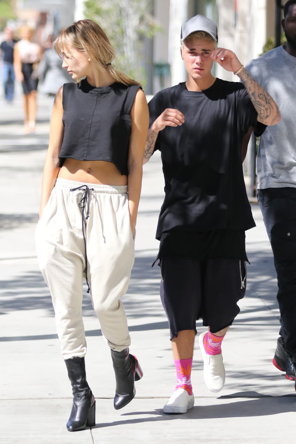 Los puedes combinar con bastantes prendas, incluso con unos pantalones estilo 'baggy'.