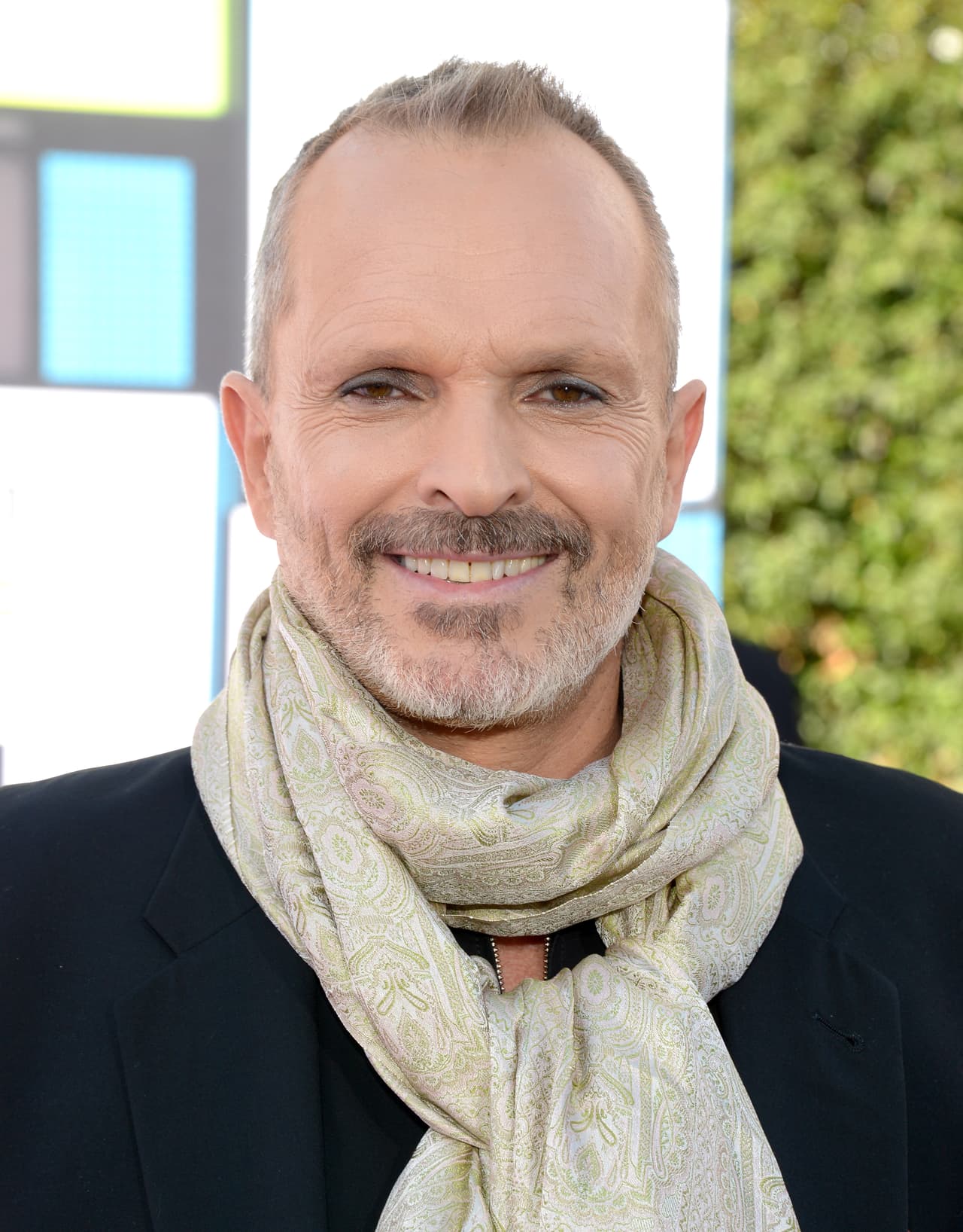 Este fin de semana, 
<b><a href="https://www.univision.com/shows/pequenos-gigantes/miguel-bose-habla-por-primera-vez-de-sus-hijos-y-gracias-a-mateo-ahora-sabemos-cual-es-su-juego-favorito-fotos">el cantautor español Miguel Bosé</a></b> sorprendió a sus seguidores en redes sociales con la publicación de varias imágenes.