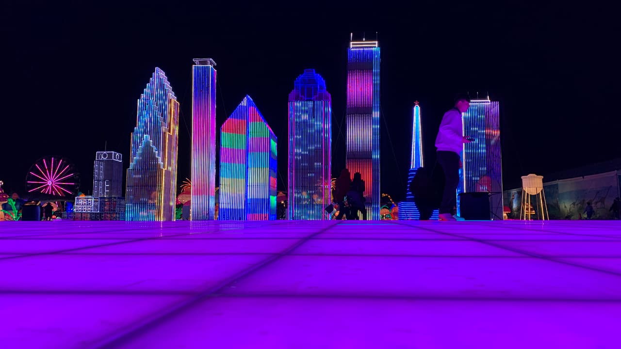 Estas deslumbrantes y brillantes
<a href="https://www.univision.com/local/houston-kxln/magical-winter-lights-navidad-luces-festival-houston-fotos">luces</a> fueron diseñadas para motivar el espíritu navideño en esta temporada.