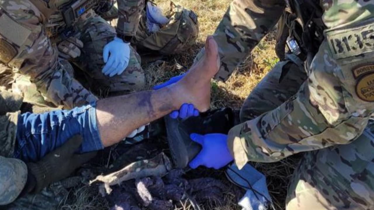 Los agentes de BORSTAR del sector de Tucson respondieron a la llamada de un migrante herido cerca de Arivaca, Arizona.