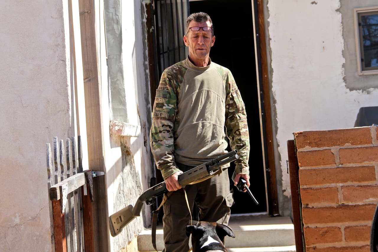 En la frontera con Tim Foley, líder de grupo armado que persigue a narcos e indocumentados