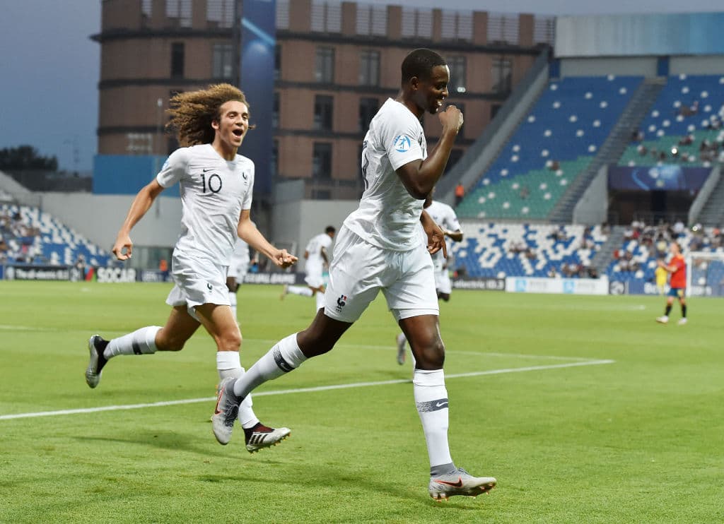 Y a los 16 minutos, el jugador del Mainz de Alemania, Jean-Philippe Mateta, puso por delante a les Bleus.