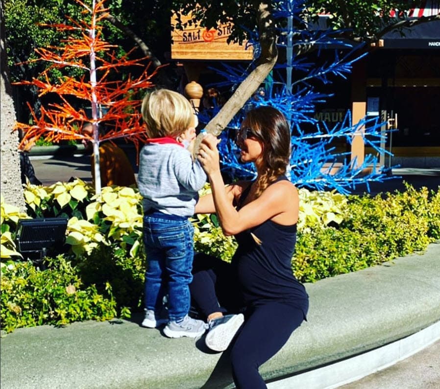 Una vez que el niño llegó al mundo, ella pudo tenerlo de cerca y verlo por primera vez: "Lo puse en mis brazos, en mi pecho, obviamente al lado mío el pediatra, lo revisó todo y me dijo: 'Tranquila, tu bebé está perfecto, no te lo tengo que quitar, abrázalo'".
<br>