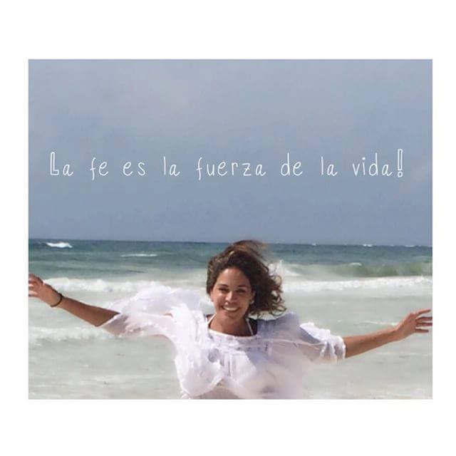 Mensajes que se unen a cientos que han enviado sus seguidores y a los que Karla responde con el siguiente mensaje: "Gracias a todos por sus mensajes de apoyo, su cariño y sus oraciones! Dios les múltiple todas las bendiciones que me envían!".