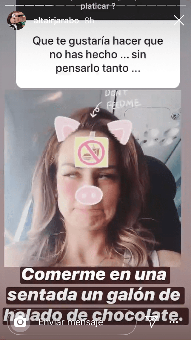 "Comerme en una sentada
<b>un galón de helado </b>de chocolate".
<br>